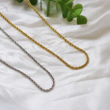 Tangled necklace